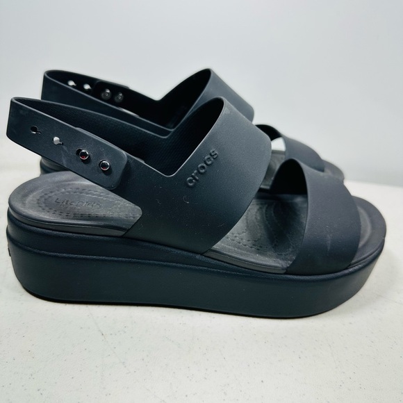 CROCS Women 7 Black Brooklyn Low Wedge Strappy Adjustable Sandals Womens - Picture 5 of 5